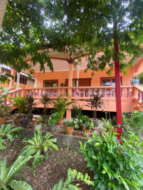 Good vibes bungalow at Ya Nui beach